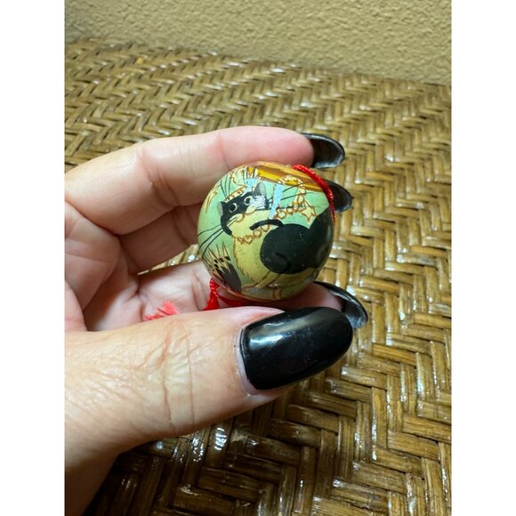 Vintage Hand-Painted Wooden Nesting Ball Set With String & Cat Motif - Picture 9 of 12